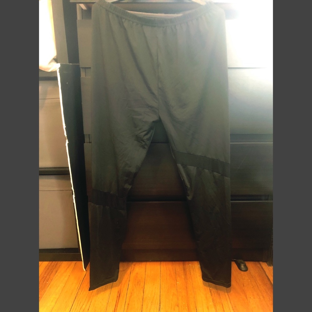 Black leggings with mesh